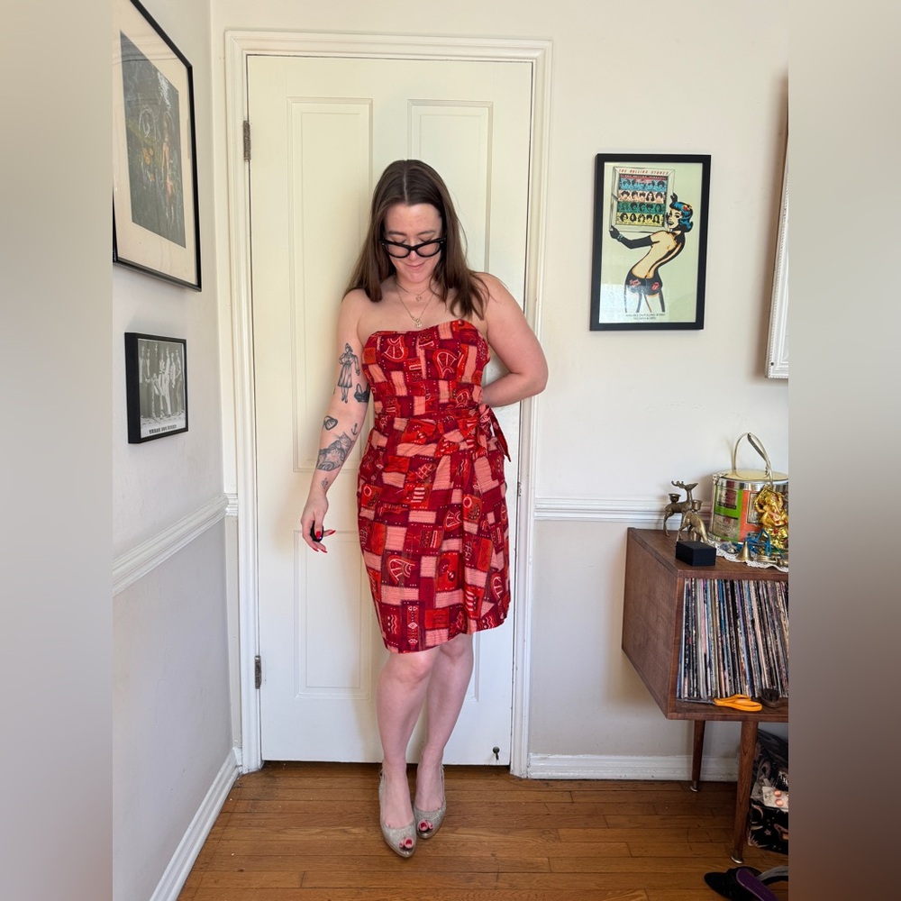 50s Vintage Kamehameha Red Cotton Sarong Wrap Dress - Picture 3 of 11